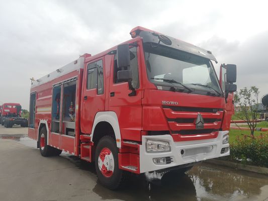 SINOTRUK 375HP Dry Powder Fire Truck 6x4 With 2000kg Powder Capacity