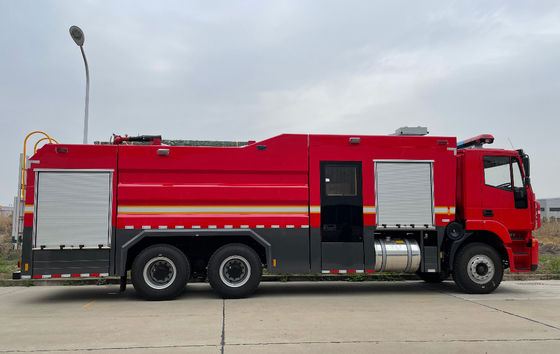 IVECO 6x4 Foam Fire Truck Engine 1000L Capacity For Fire Fighting