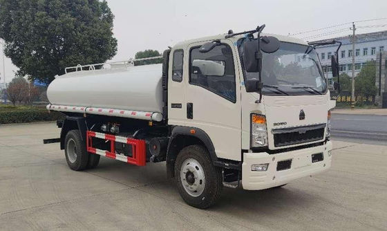 HOWO Diesel Water Storage Truck 4700mm 12 Cubic 12 Tons Multipurpose