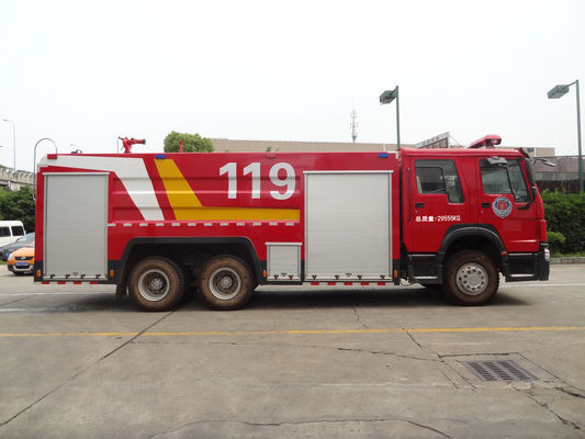 SINOTRUK Foam Heavy Duty Fire Truck 276KW 6x4 15000L With Double Cabin
